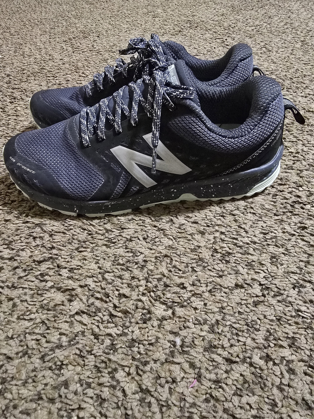 New Balance Men’s Black Trail Running Shoes